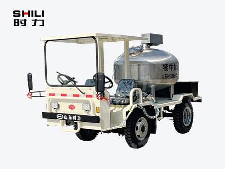 1方電動四輪犢牛喂奶車（立式罐、帶攪拌）